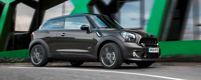 Car-Revs-Daily.com - 2015 MINI PACEMAN LED and Dark Style Updates 11