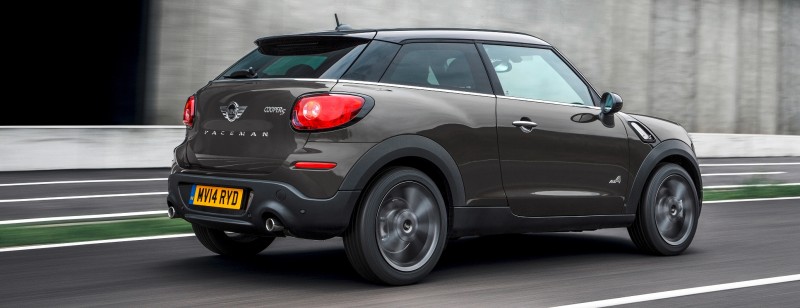 Car-Revs-Daily.com - 2015 MINI PACEMAN LED and Dark Style Updates 16