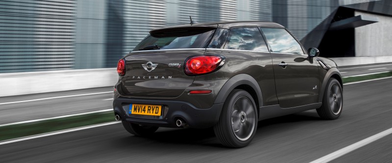 Car-Revs-Daily.com - 2015 MINI PACEMAN LED and Dark Style Updates 17