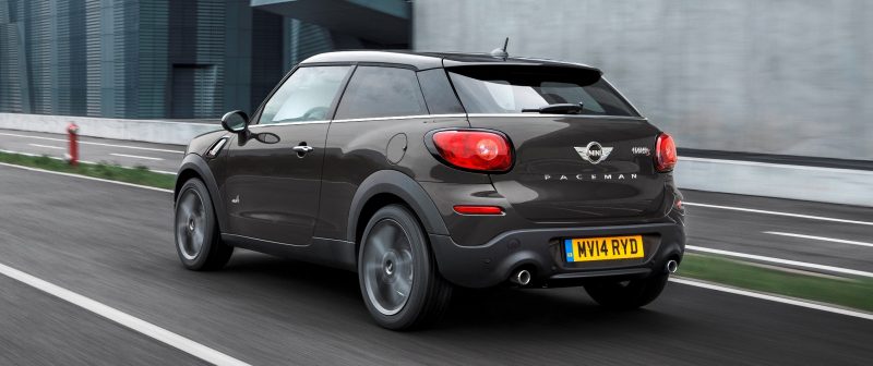 Car-Revs-Daily.com - 2015 MINI PACEMAN LED and Dark Style Updates 18