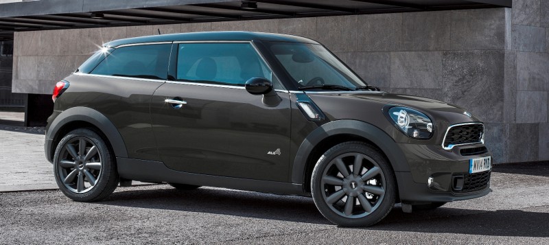 Car-Revs-Daily.com - 2015 MINI PACEMAN LED and Dark Style Updates 2