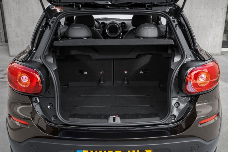 Car-Revs-Daily.com - 2015 MINI PACEMAN LED and Dark Style Updates 28