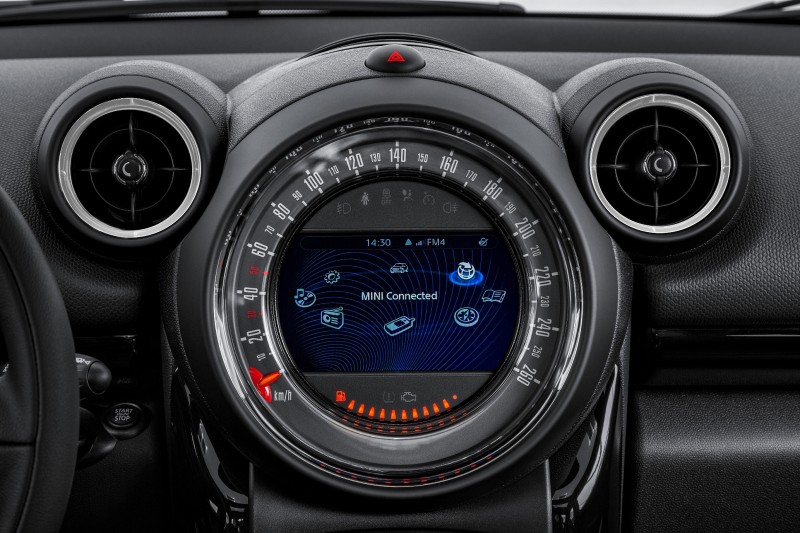 Car-Revs-Daily.com - 2015 MINI PACEMAN LED and Dark Style Updates 29