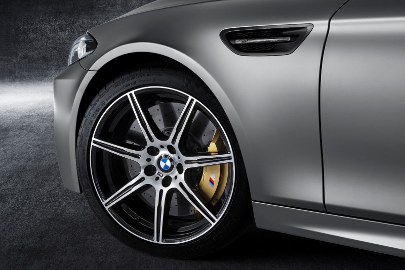 Gone in 3.7s - 30th Anniversary BMW M5 Adds 25 Horsepower, New Steering and New Active M Rear Diff 7