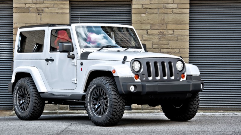 High-Fashion JEEP Upgrades - KAHN Design Shows Sexy New Wrangler Grilles, LEDs, Wheels and Leathers 26