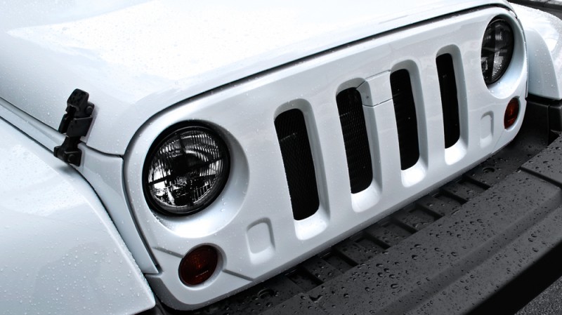 High-Fashion JEEP Upgrades - KAHN Design Shows Sexy New Wrangler Grilles, LEDs, Wheels and Leathers 27