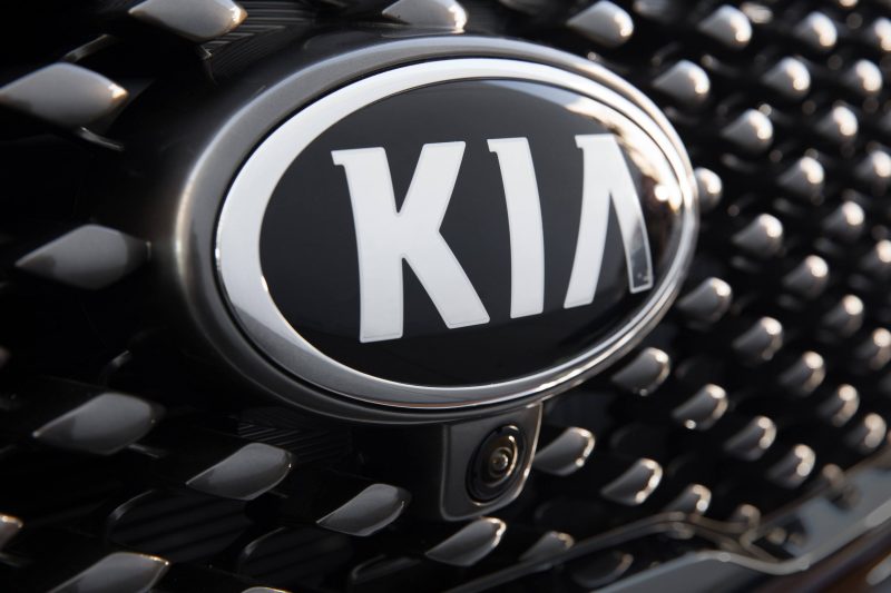 2016 Kia Sorento Debuts in Paris With Jaguar-Baiting Style at Ford Prices 31