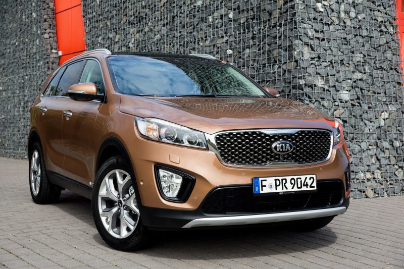 2016 Kia Sorento Debuts in Paris With Jaguar-Baiting Style at Ford Prices 33
