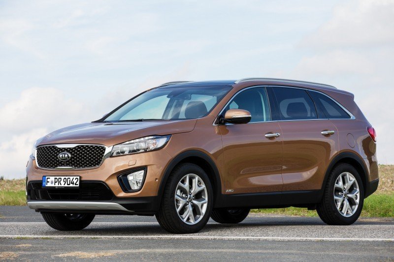 2016 Kia Sorento Debuts in Paris With Jaguar-Baiting Style at Ford Prices 36