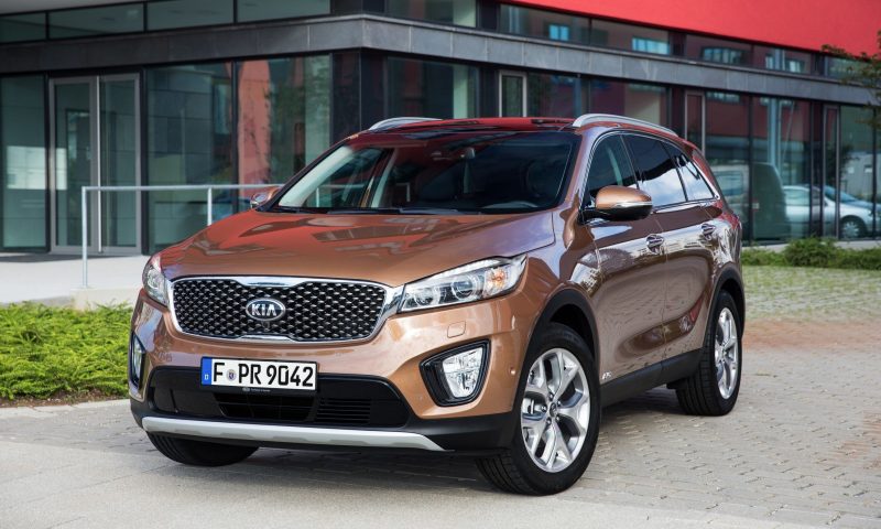 2016 Kia Sorento Debuts in Paris With Jaguar-Baiting Style at Ford Prices 43