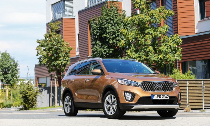 2016 Kia Sorento Debuts in Paris With Jaguar-Baiting Style at Ford Prices 51