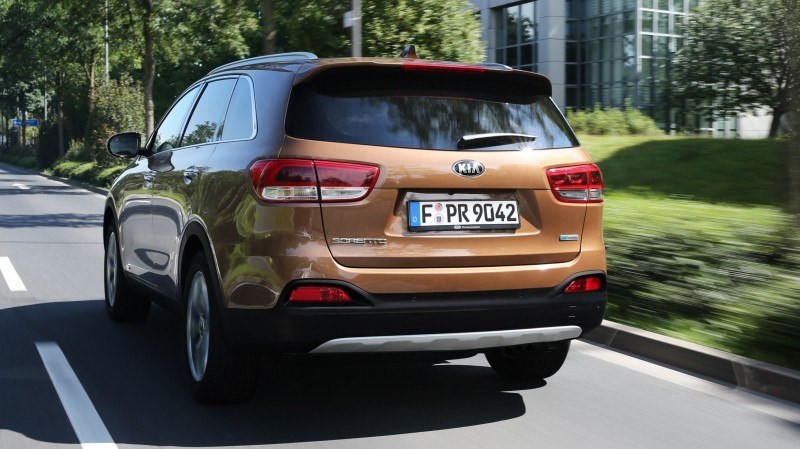 2016 Kia Sorento Debuts in Paris With Jaguar-Baiting Style at Ford Prices 54