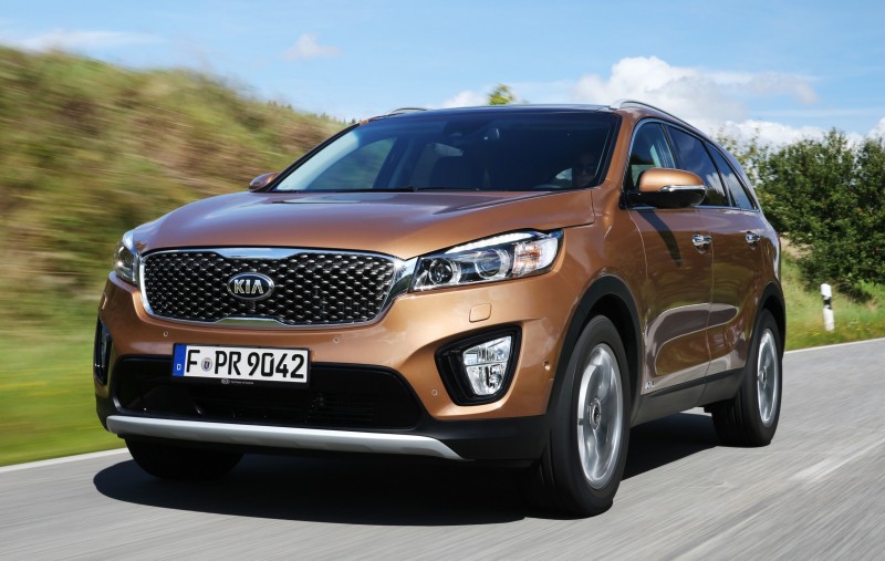 2016 Kia Sorento Debuts in Paris With Jaguar-Baiting Style at Ford Prices 55