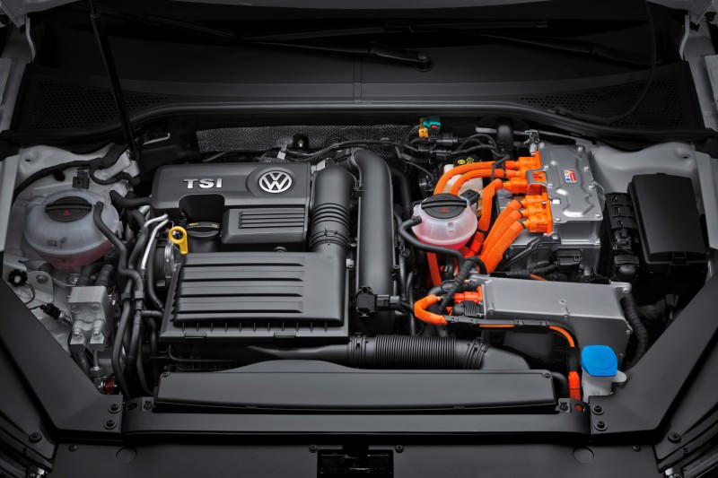 2016 Volkswagen Passat GTE Plug-In Hybrid  11