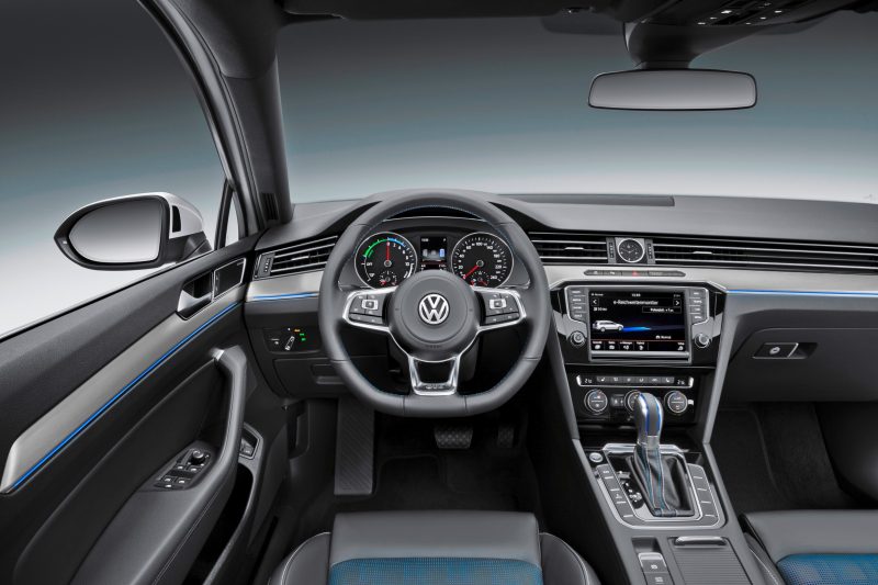 2016 Volkswagen Passat GTE Plug-In Hybrid  12
