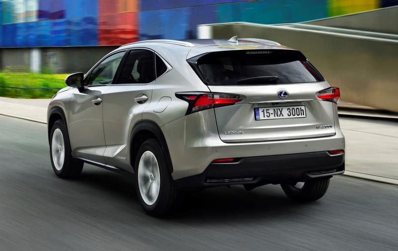 2015 Lexus NX300h 11