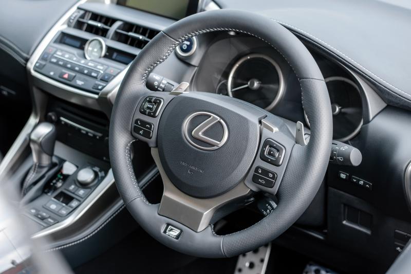 2015 Lexus NX300h F Sport 11