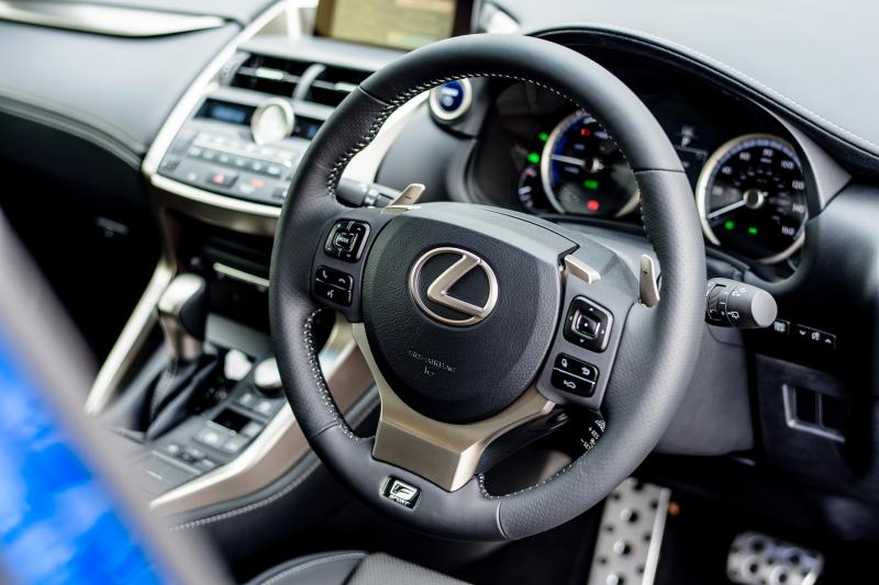 2015 Lexus NX300h F Sport 12