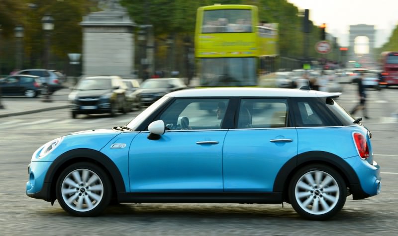 2015 MINI Cooper 5-Door in Postcard-Worthy Trip Around The City of Light 25