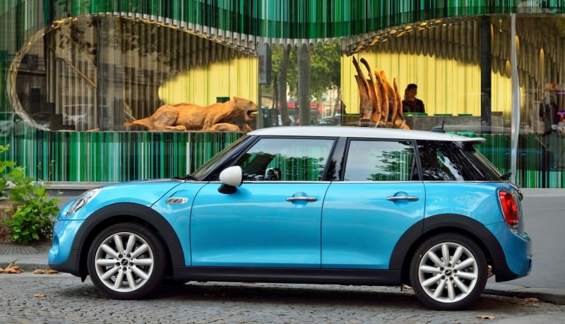 2015 MINI Cooper 5-Door in Postcard-Worthy Trip Around The City of Light 29