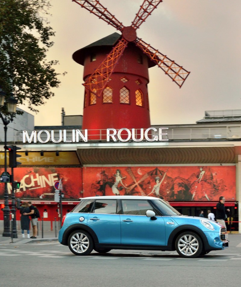 2015 MINI Cooper 5-Door in Postcard-Worthy Trip Around The City of Light 30