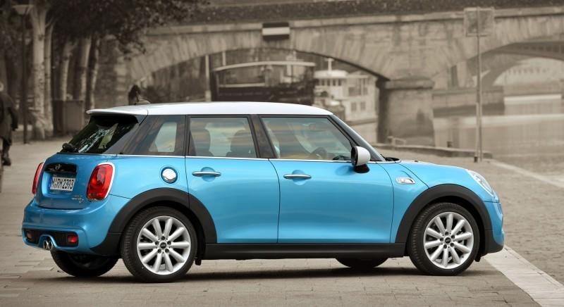 2015 MINI Cooper 5-Door in Postcard-Worthy Trip Around The City of Light 6