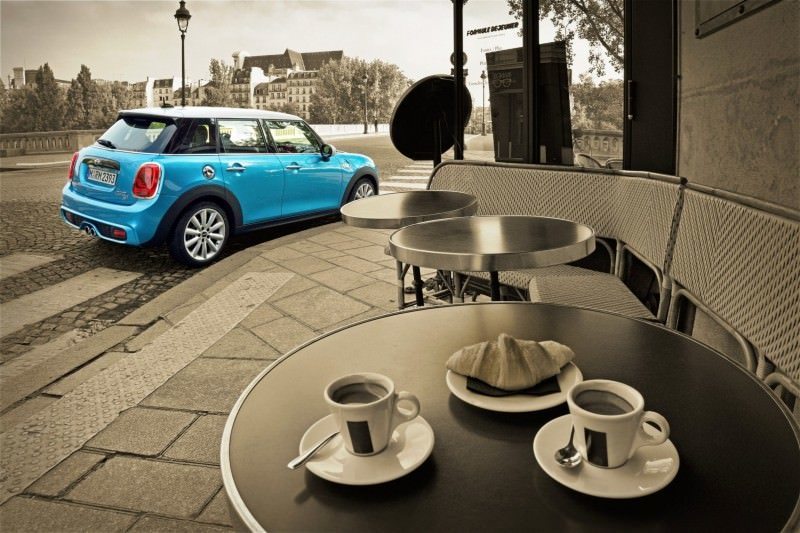 2015 MINI Cooper 5-Door in Postcard-Worthy Trip Around The City of Light 8