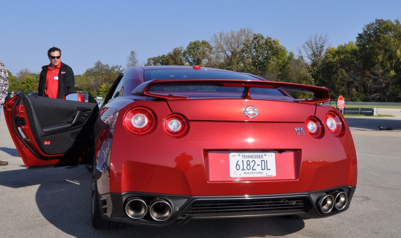 2015 Nissan GT-R 12