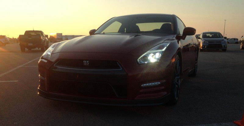 2015 Nissan GT-R 17