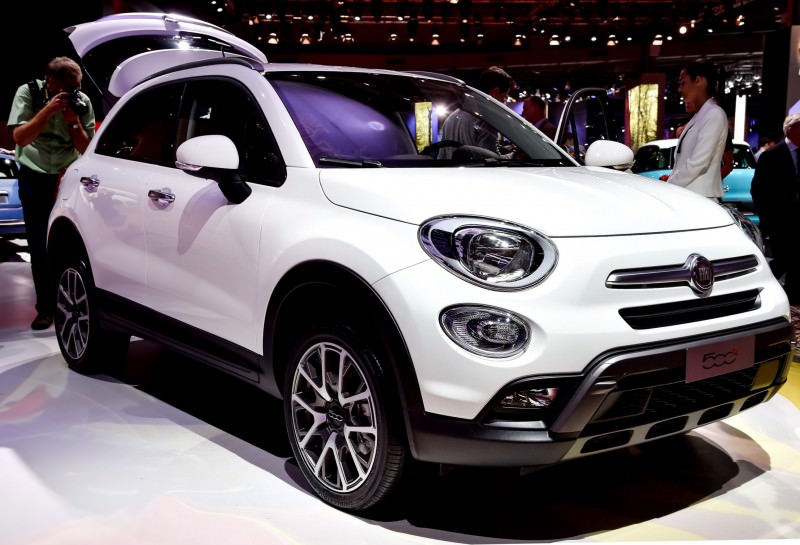 2016 Fiat 500X Makes Paris Debut With Optional AWD and 9-Speed Automatic 3