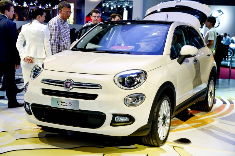 2016 Fiat 500X Makes Paris Debut With Optional AWD and 9-Speed Automatic 4