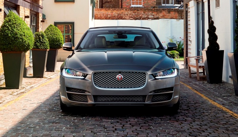 2016 Jaguar XE 10