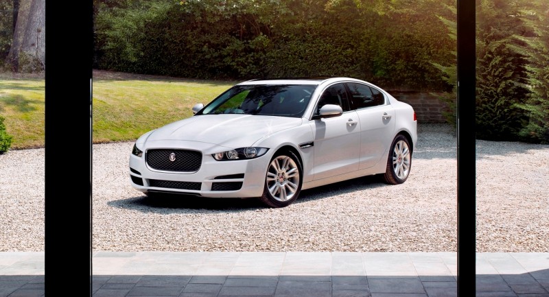 2016 Jaguar XE 29