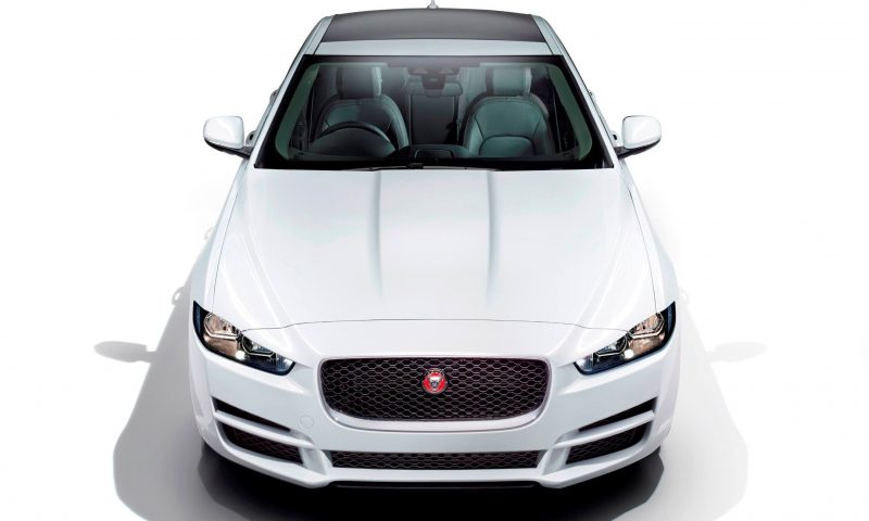 2016 Jaguar XE 33