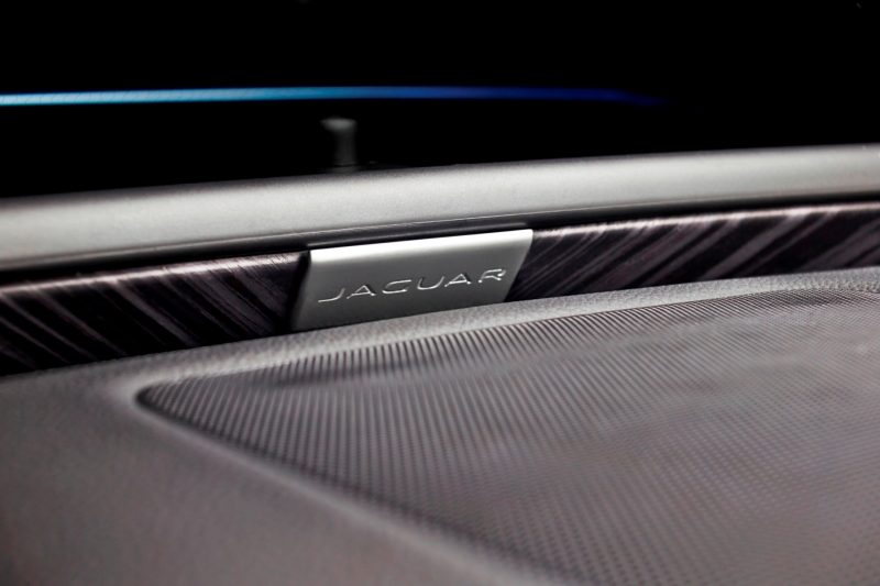 2016 Jaguar XE 40