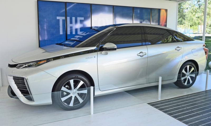 2016 Toyota FCV Production Car 12
