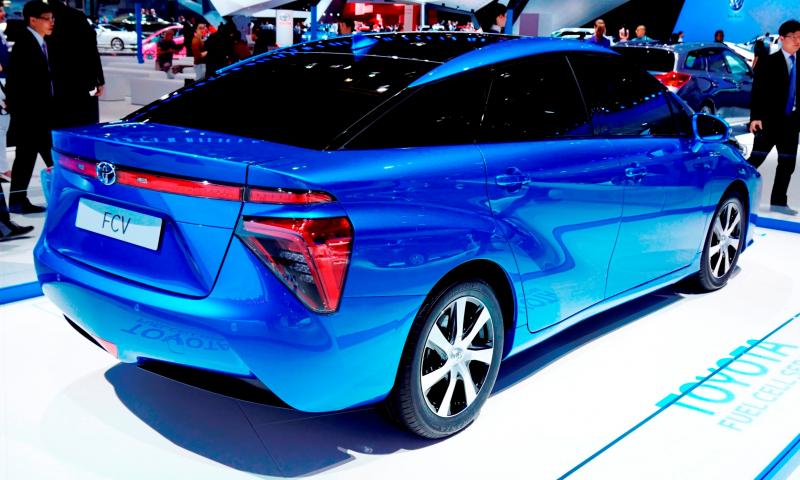 2016 Toyota FCV Production Car 3