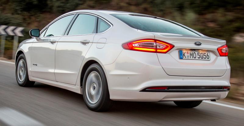 All-new Ford Mondeo debuts Pedestrian Detection; new engines and reduced weight deliver enhanced efficiency -59592