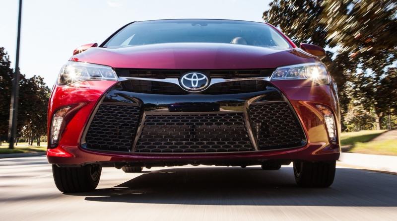 HD Road Test Review - 2015 Toyota Camry XSE 13