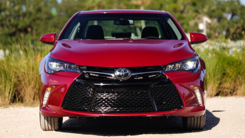 HD Road Test Review - 2015 Toyota Camry XSE 14