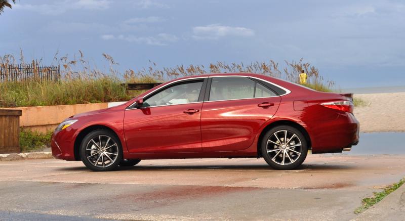 HD Road Test Review - 2015 Toyota Camry XSE 38
