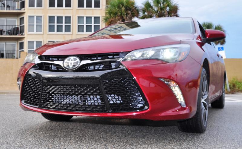 HD Road Test Review - 2015 Toyota Camry XSE 51