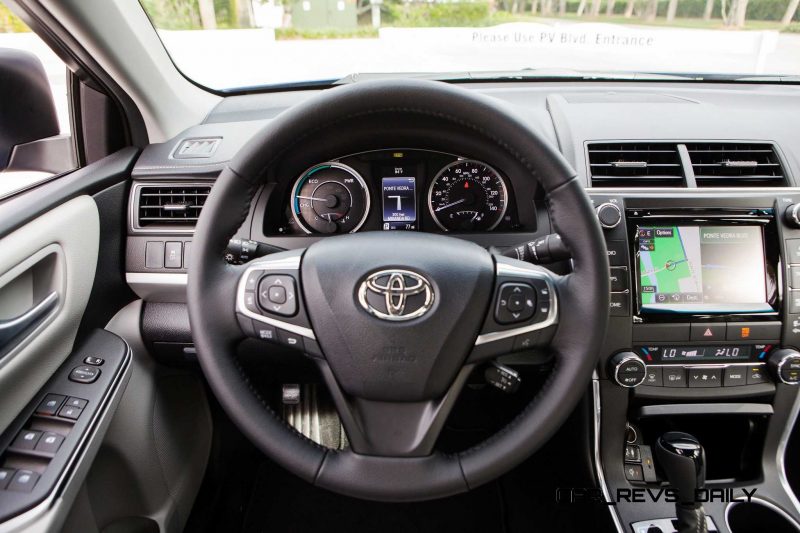 HD Road Test Review - 2015 Toyota Camry XSE 6