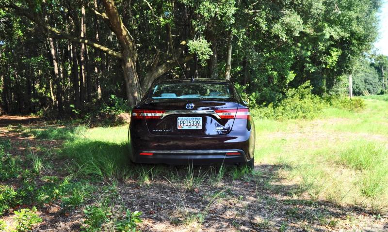 Road Test Review - 2015 Toyota Avalon Hybrid 10