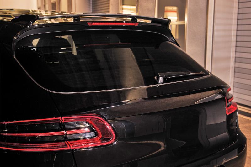 TECHART_for_Porsche_Macan_roof_spoiler