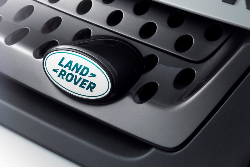 2011 Land Rover DC100 43