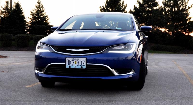 2015 Chrysler 200 Limited 1