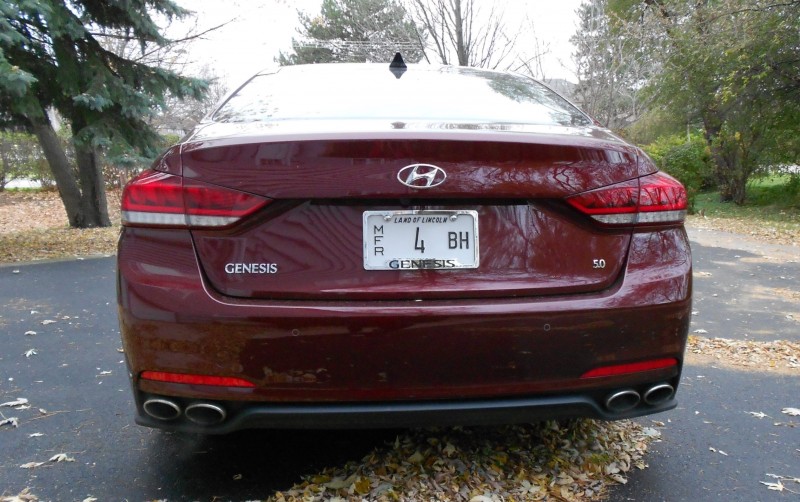 2015 Hyundai Genesis 5.0 Review 4