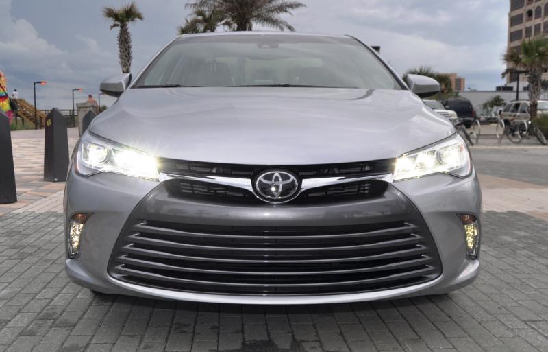 2015 Toyota Camry XLE V6 12