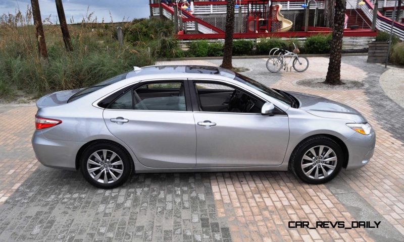 2015 Toyota Camry XLE V6 30